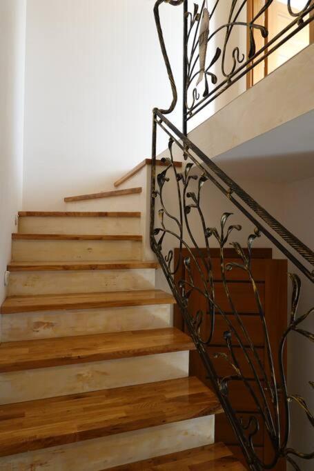 Apartament - Z Kominkiem I Duzym Tarasem, Sauna, Jacuzzi, Altana Z Grill, Z Mozliwoscia Wynajmu Dotakowych Pokoi - Schoenes Mit Kamin Und Grosser Terrasse, Sauna, Jacuzzi, Pavilion Mit Grill Und Der Option Zusaetzliche Zu Stegna (Pomerania)